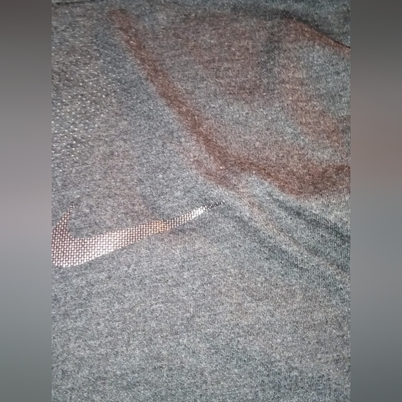 Nike tee - Picture 2 of 4